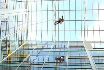 Symbolbild Ausbildung für Vorgesetzte - Arbeiten im Seil - gemäß Art. 116 und Anhang XXI des GVD 81/2008