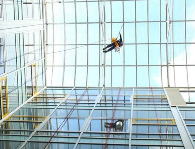 Symbolbild Auffrischungskurs Arbeiten im Seil - gemäß Art. 116 und Anhang XXI des GVD 81/2008