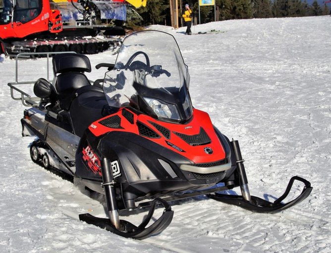 Symbolbild Sicherheitslehrgang für Fahrer von Motorschlitten und Quadl - gemäß GVD 81/2008, Art.73